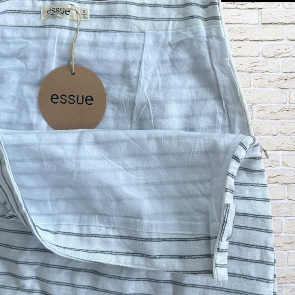 NEW Essue Ruffled Skirt with Black stripes - Size S - Picture 3 of 4